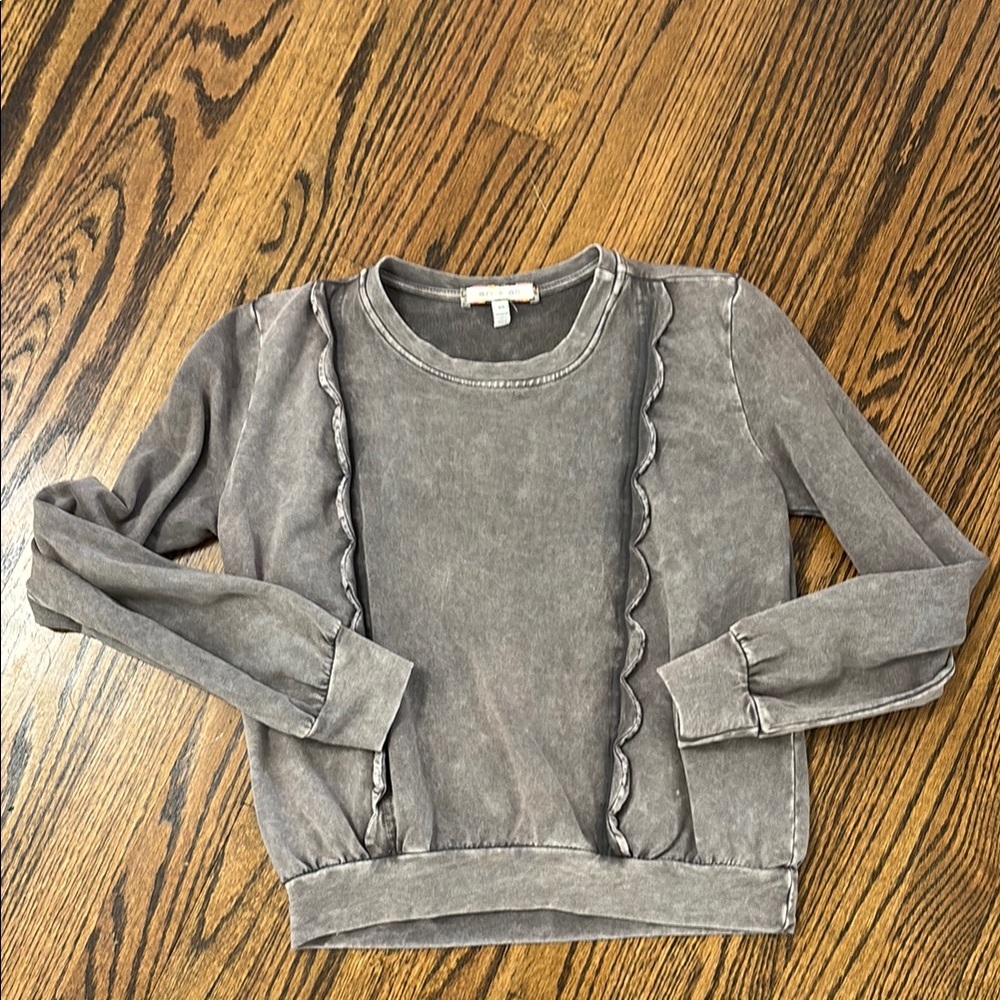 Gray Cropped Sweatshirt with ruffle detail